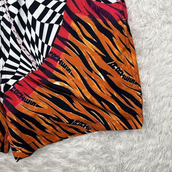 VANS Vault Aries Relaxed Short White/Black/Red VN0A5GYIZ0E Size L MSRP $120 - Picture 3 of 10